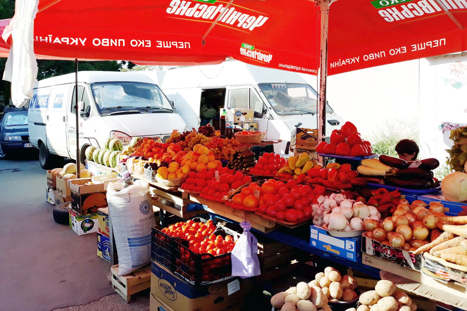 Торговля овощами на рынке «Курортный» в Черноморске